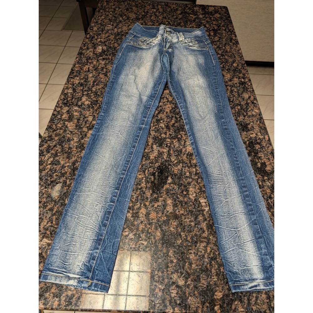 Gogo Star Women's Blue Light Wash Low Rise Zip Fly Skinny Denim Jeans Size 5